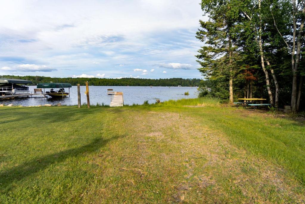 Twelve Pines Resort - South Lodge With Private Pier On Catfish Lake Eagle River Bagian luar foto